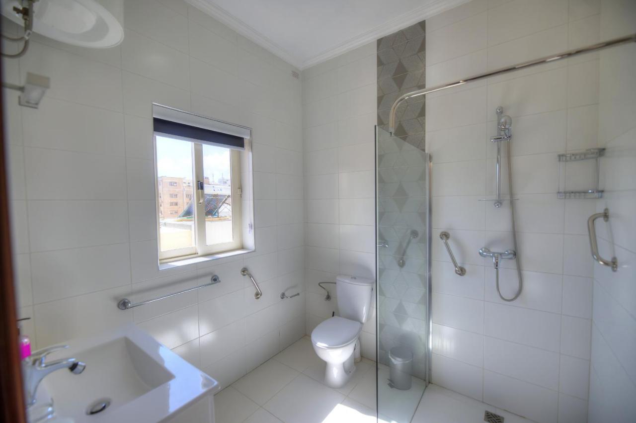 Beautifully Furnished Seafront 4 Bedrooms Goslm-4 Слима Екстериор снимка