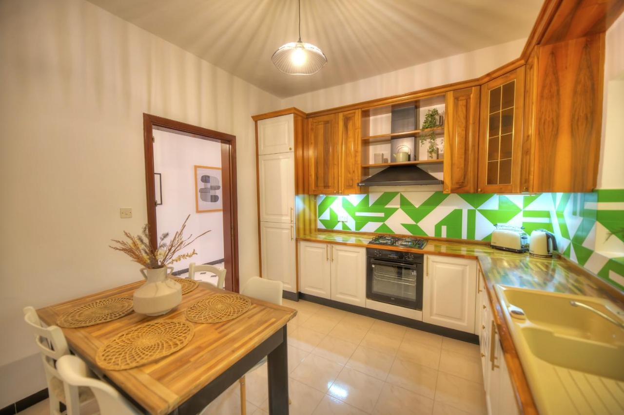 Beautifully Furnished Seafront 4 Bedrooms Goslm-4 Слима Екстериор снимка